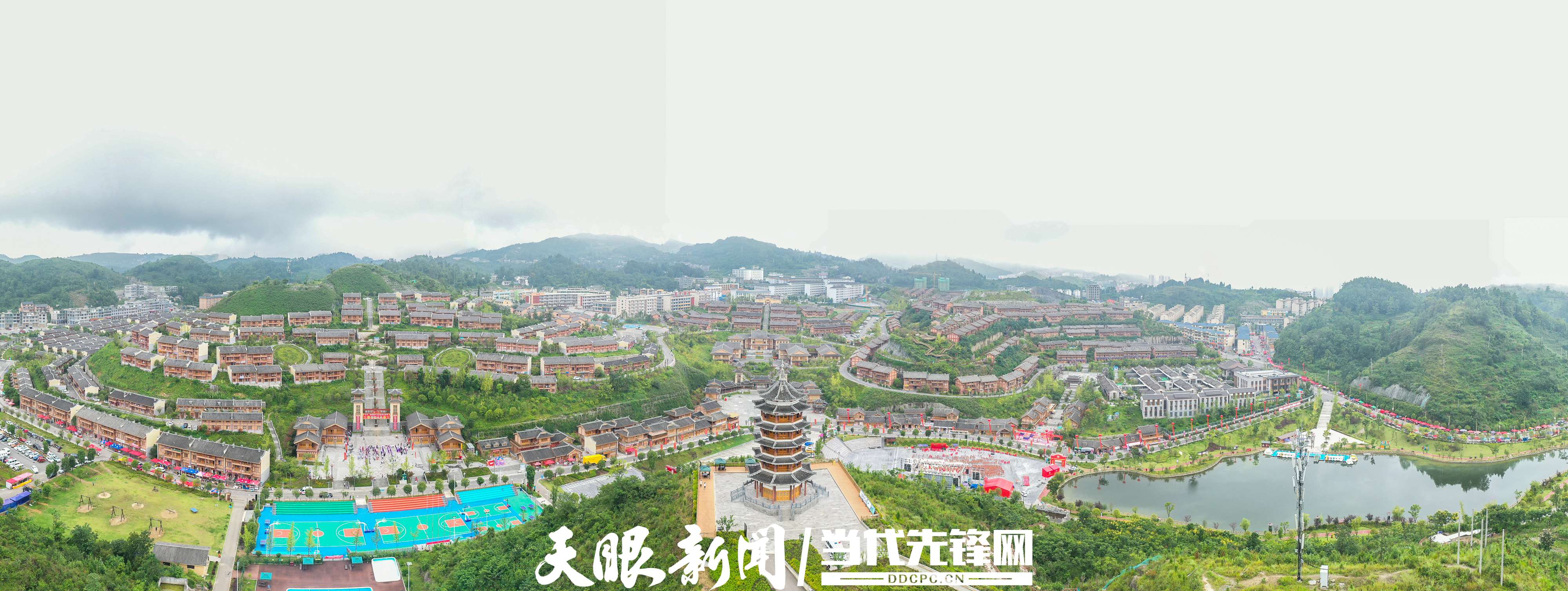 8月10日拍攝的貴州省黔西南布依族苗族自治州晴隆縣阿妹戚托小鎮(zhèn)景色。 (2).jpg